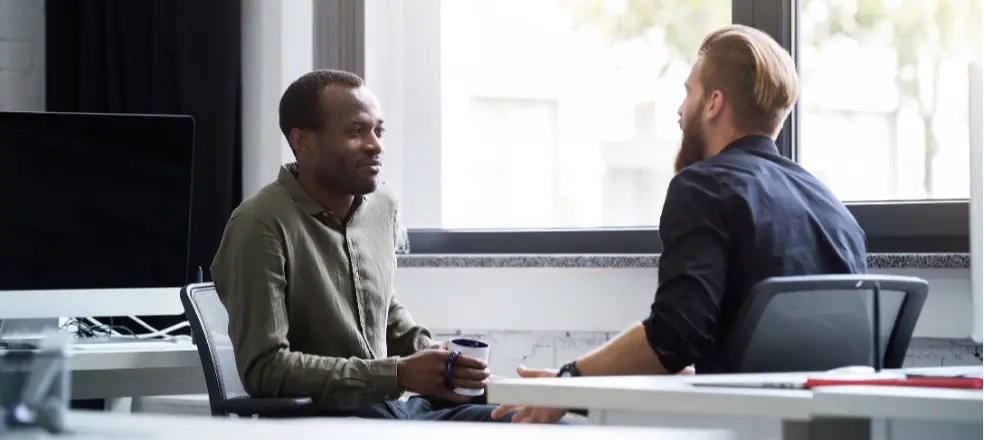 sred people in conversation