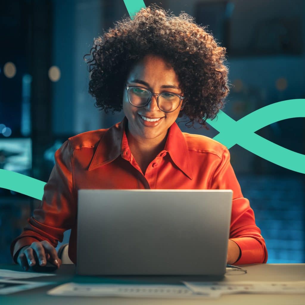 cdae woman on laptop